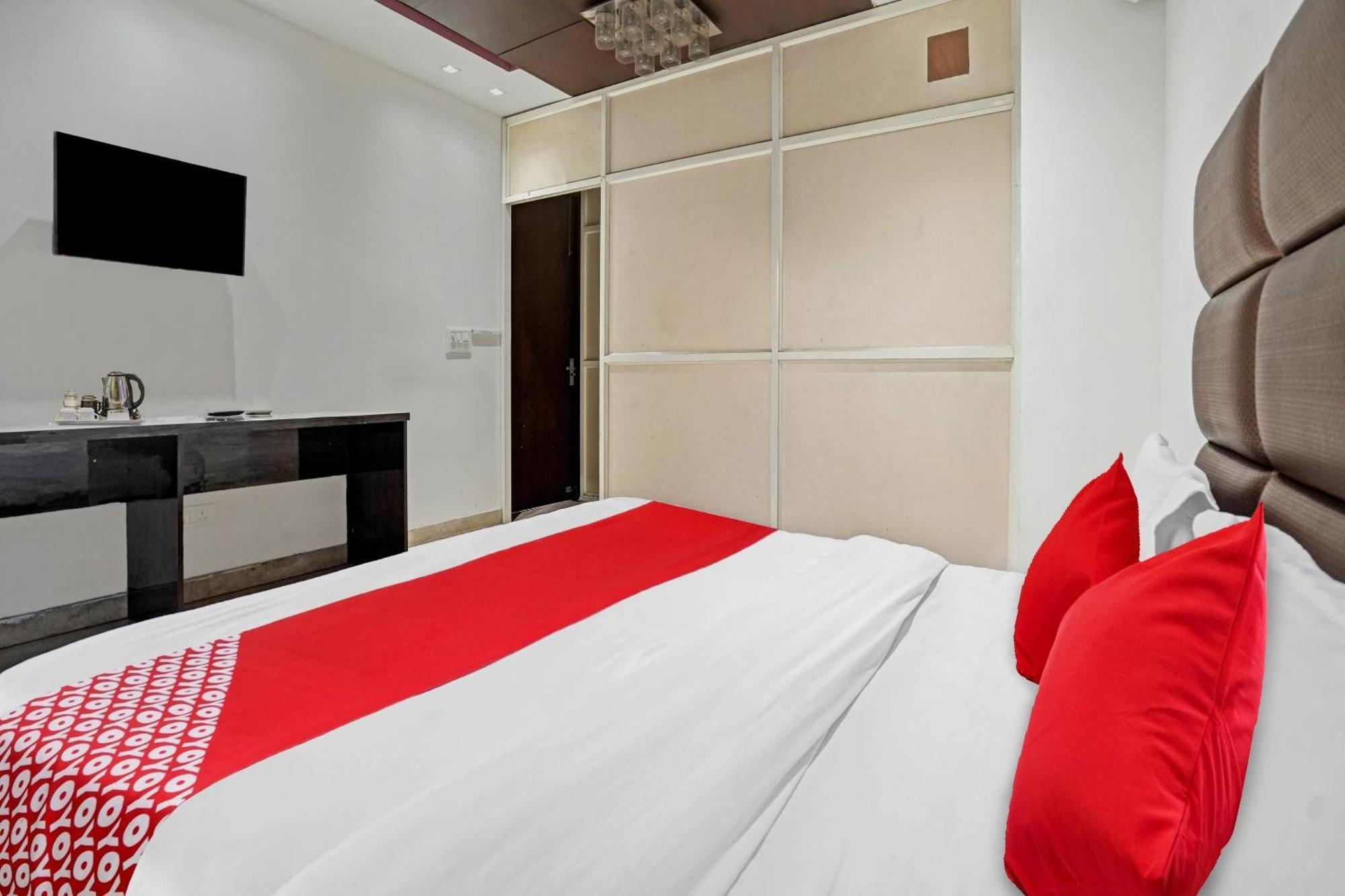 Hotel O South Galaxy Neu-Delhi Exterior foto