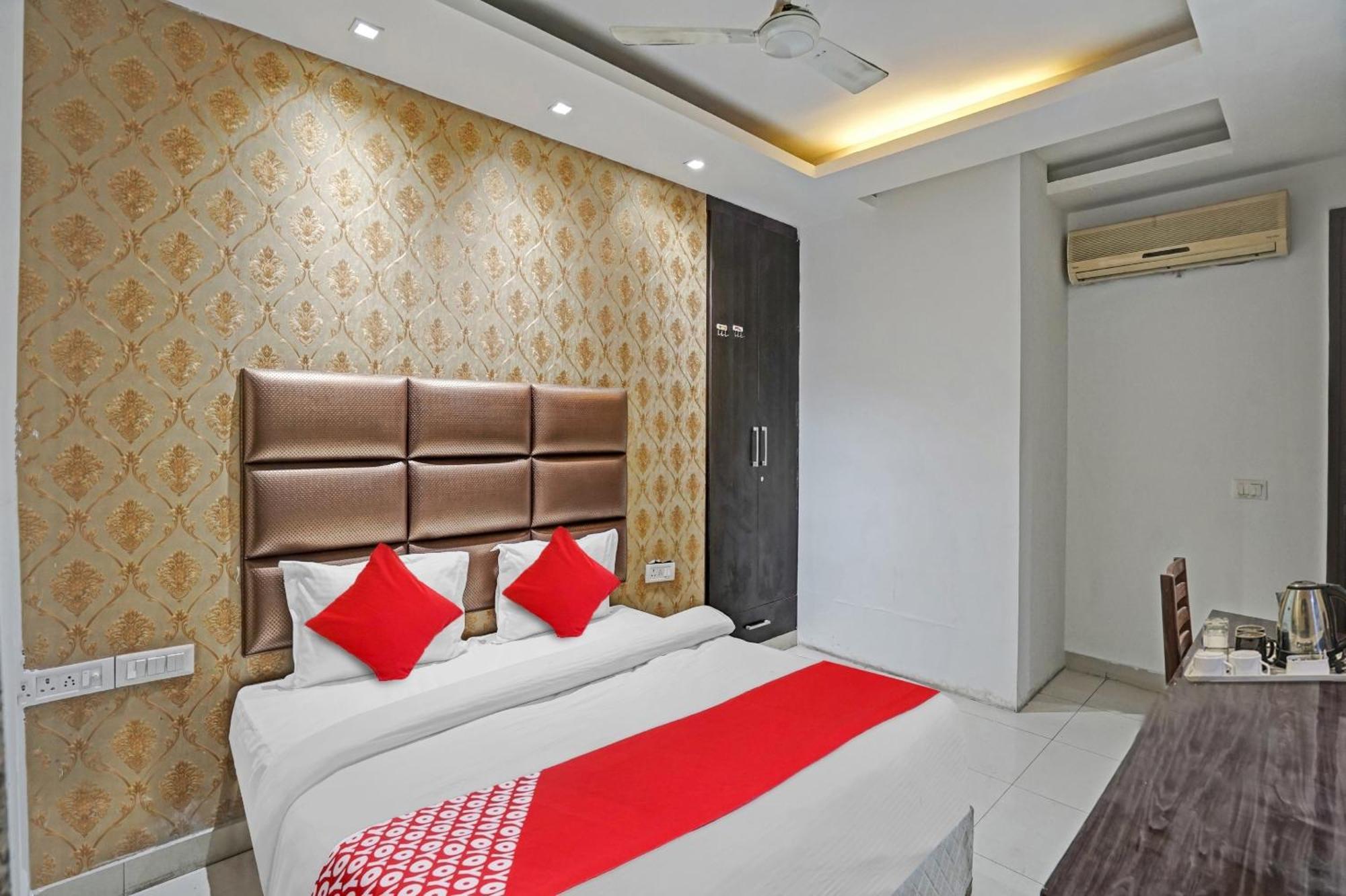 Hotel O South Galaxy Neu-Delhi Exterior foto