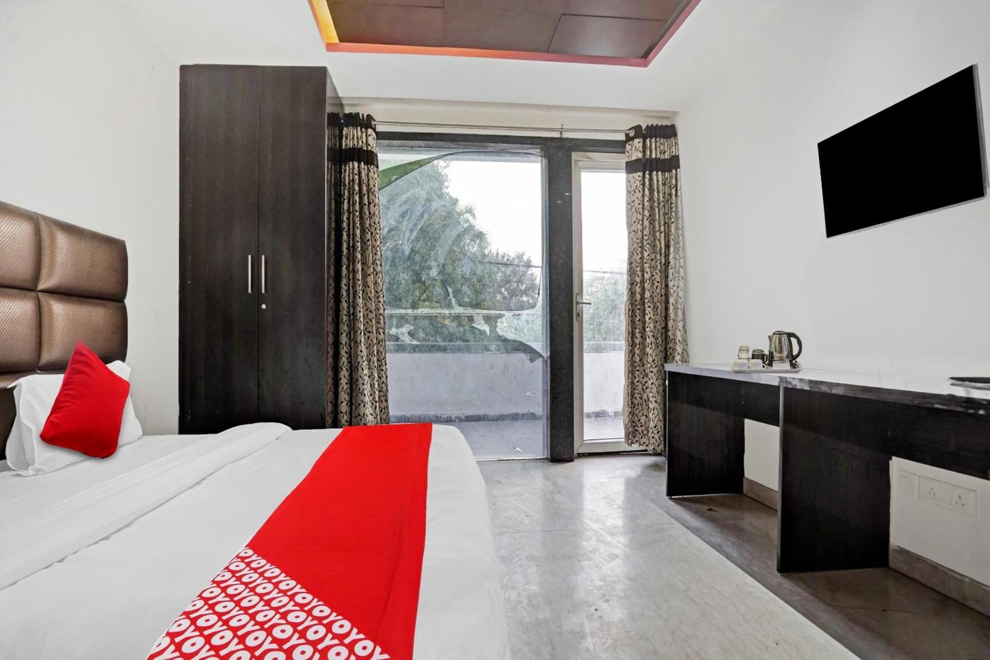 Hotel O South Galaxy Neu-Delhi Exterior foto